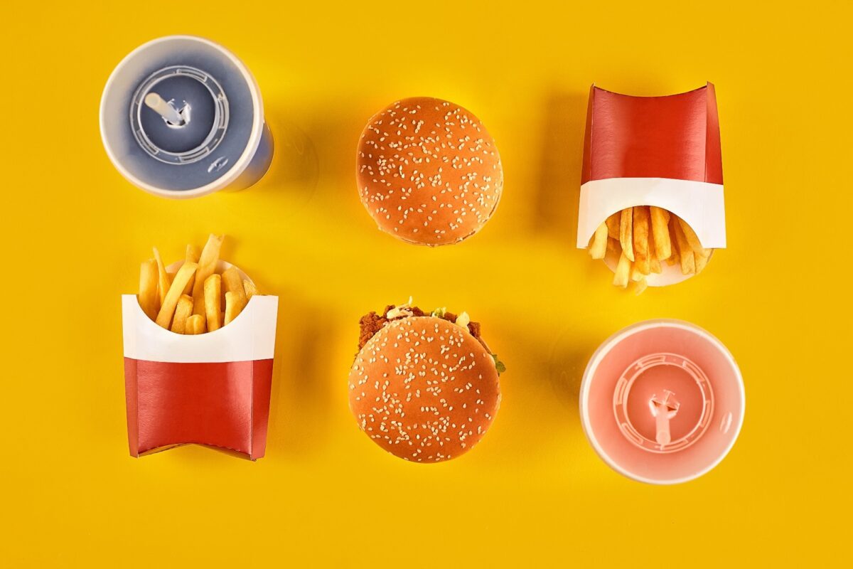 Garbage ads make children eat more, even if advertising does not show food!