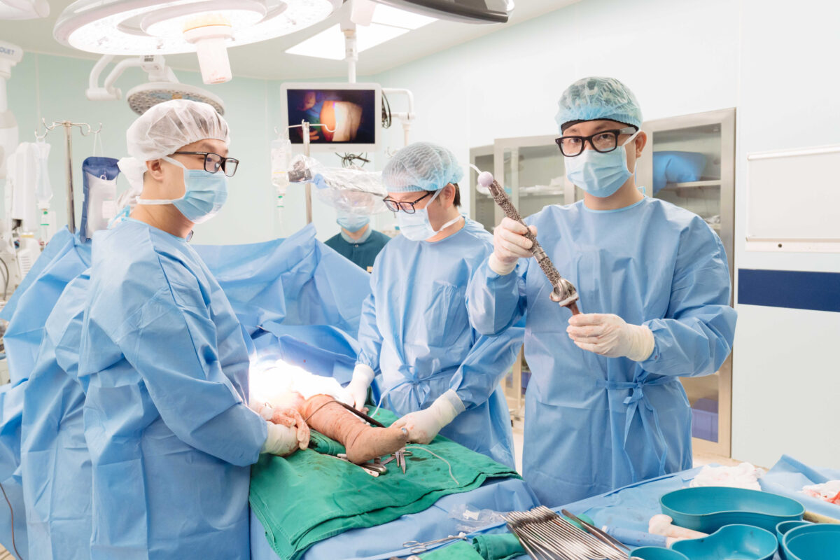 Vietnam performs the world’s first femoral transplant in 3D per child with cancer